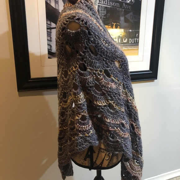 EUC Women’s Handmade Shawl - Picture 3 of 8